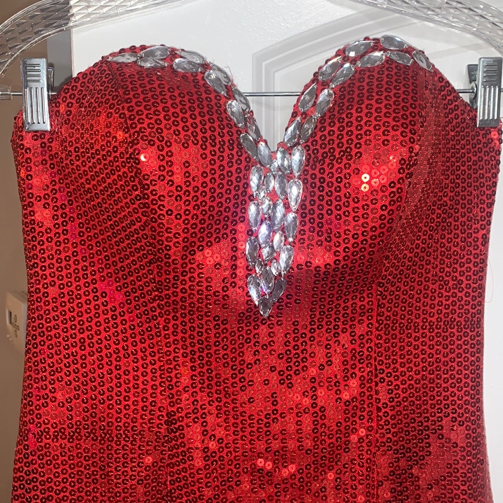 Dress red